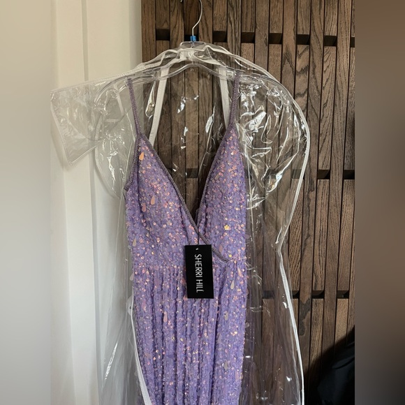 Sherri Hill deep v-neck sequin gown in lilac size 0 - Picture 6 of 7